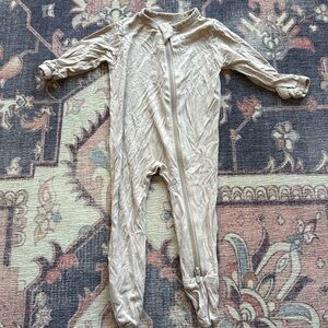 Kyte zippered footie (sunset?) - 0-3 months